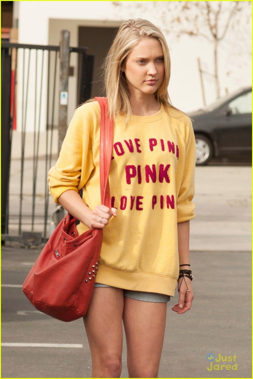 Andrew Gray & Ciara Hanna Step Out Before 'Power Rangers Megaforce' Premiere: Photo 641218. Andrew Gray, Ciara Hanna Picture. Just Jared Jr