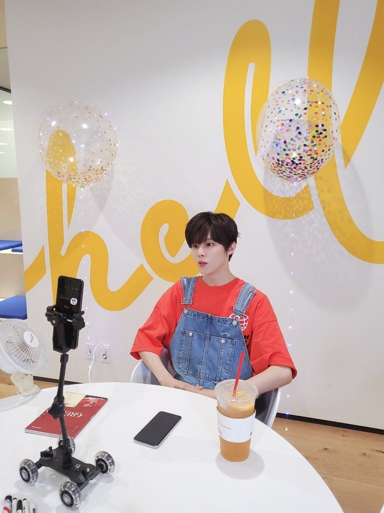 Gmarket Holds Video Call Fan Session For Korean Singer Kim Woo Seok