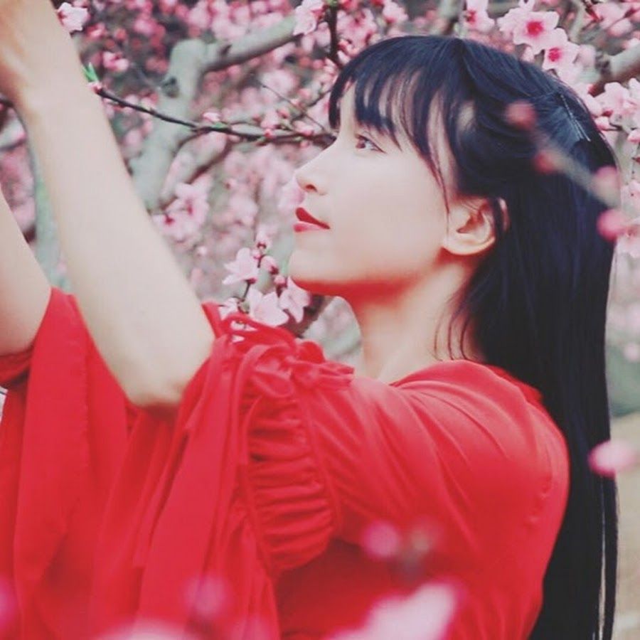 Li Ziqi en rouge. True beauty, Asian beauty, Fairy girl