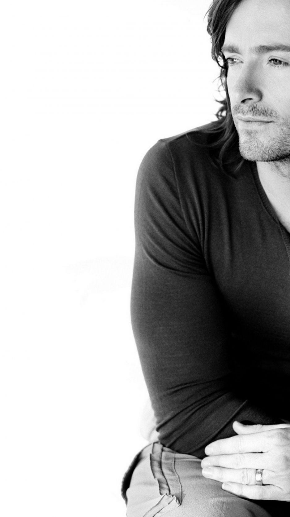 Download Hugh Jackman Black T Shirt Image IPhone Standard Wallpaper 938x1668