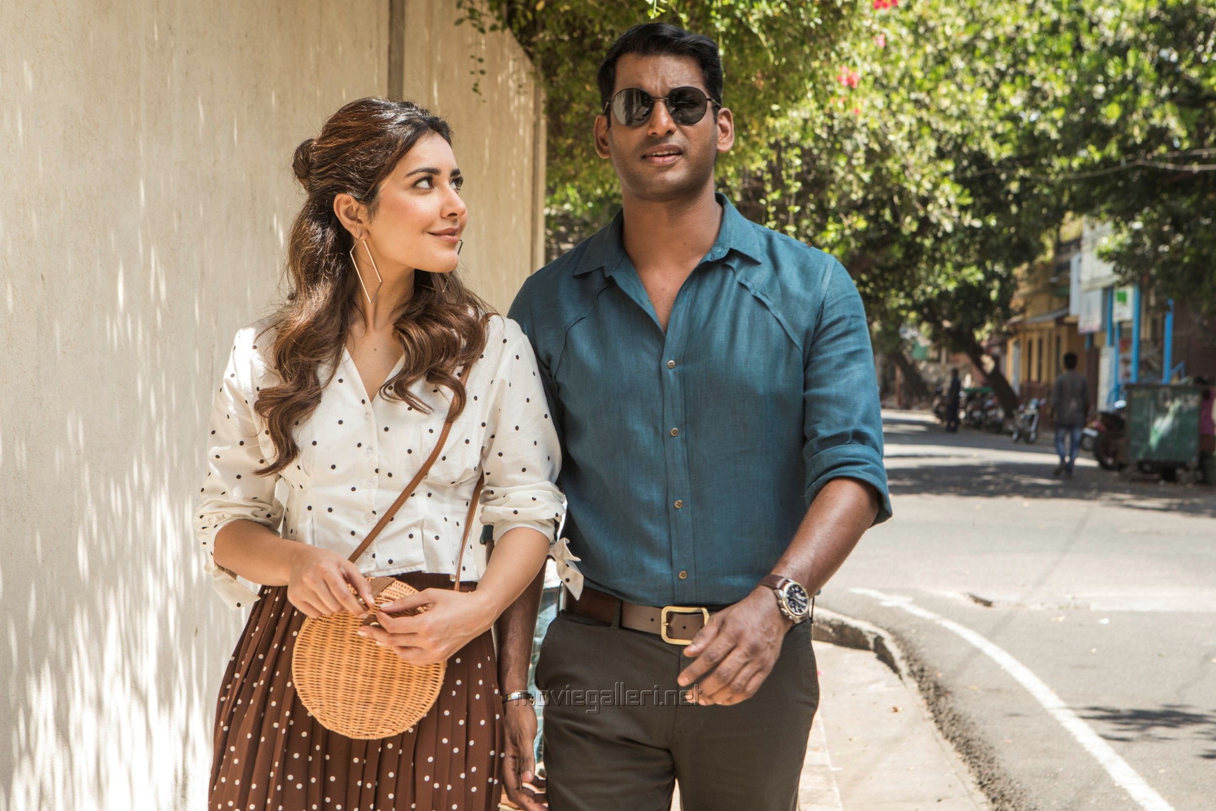 Ayogya Movie Image HD. Vishal. Raashi Khanna. New Movie Posters