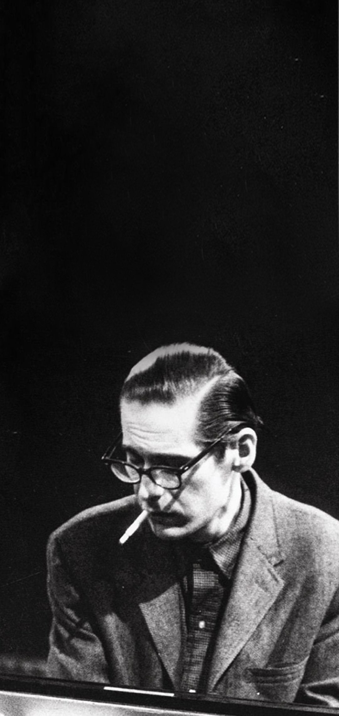 I turned this snazzy pic of Bill Evans into a mobile wallpaper, i might make more if you people are interested!