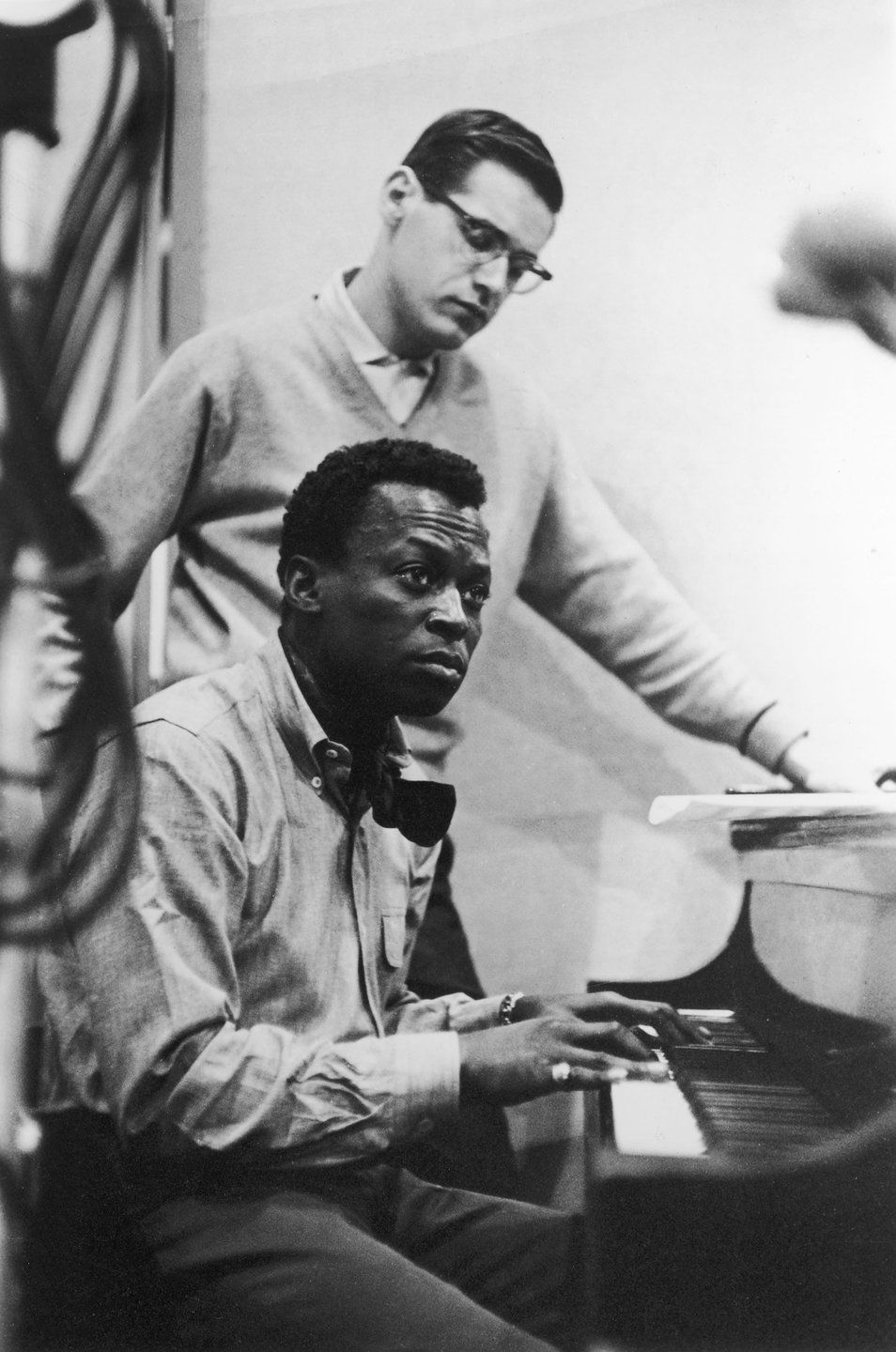 Bill Evans and Miles Davis recording Kind of Blue, 1959. Bill evans, Miles davis, Jazz artists