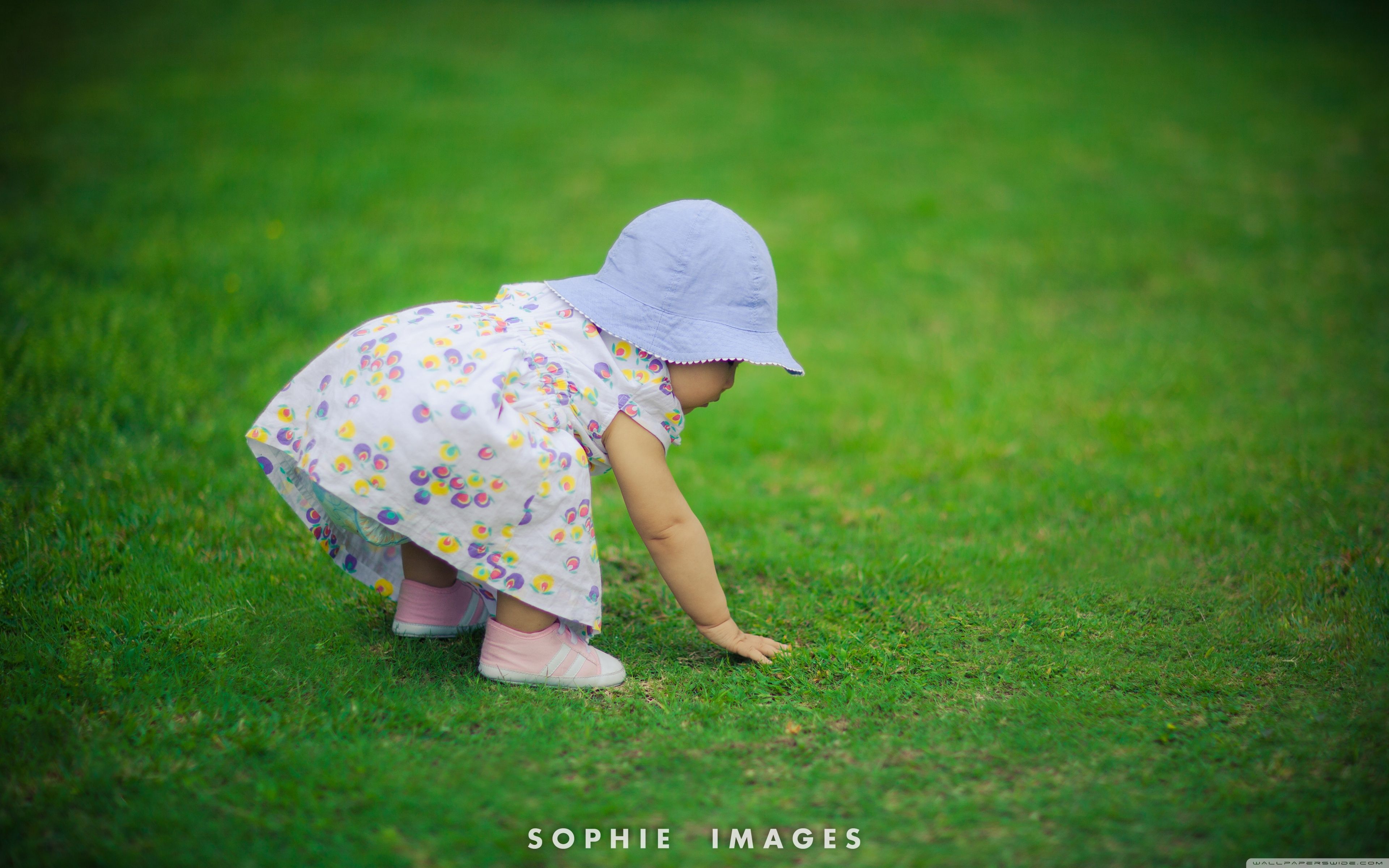 Cute Child Girl Ultra HD Desktop Background Wallpaper for 4K UHD TV, Widescreen & UltraWide Desktop & Laptop, Tablet