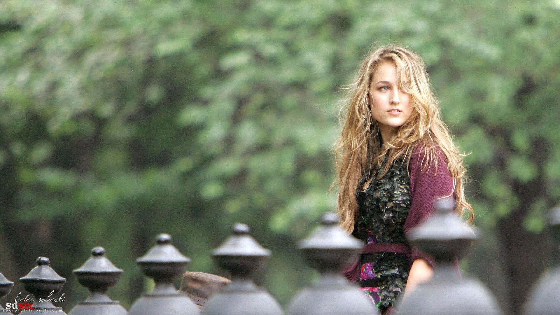 Leelee Sobieski wallpaper