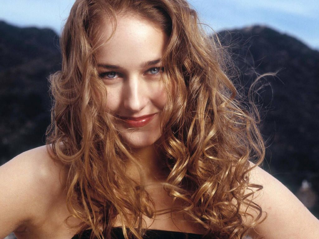Leelee Sobieski < Women < Celebrities < Desktop Wallpaper
