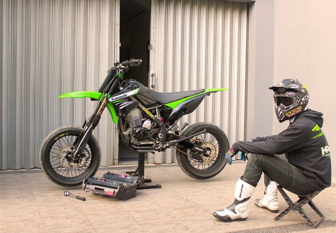 Kawasaki supermoto #smallengineteror #dtracker #supermoto