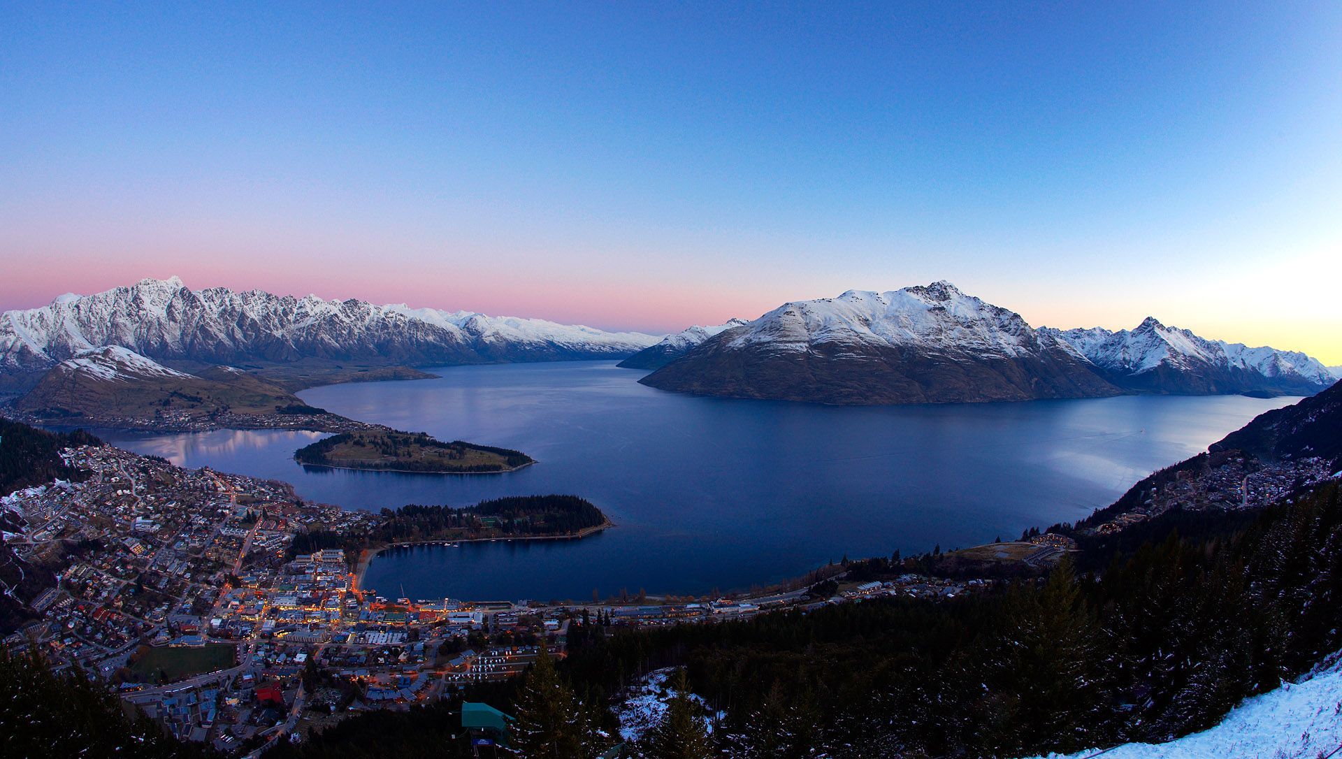 Queenstown Wallpaper