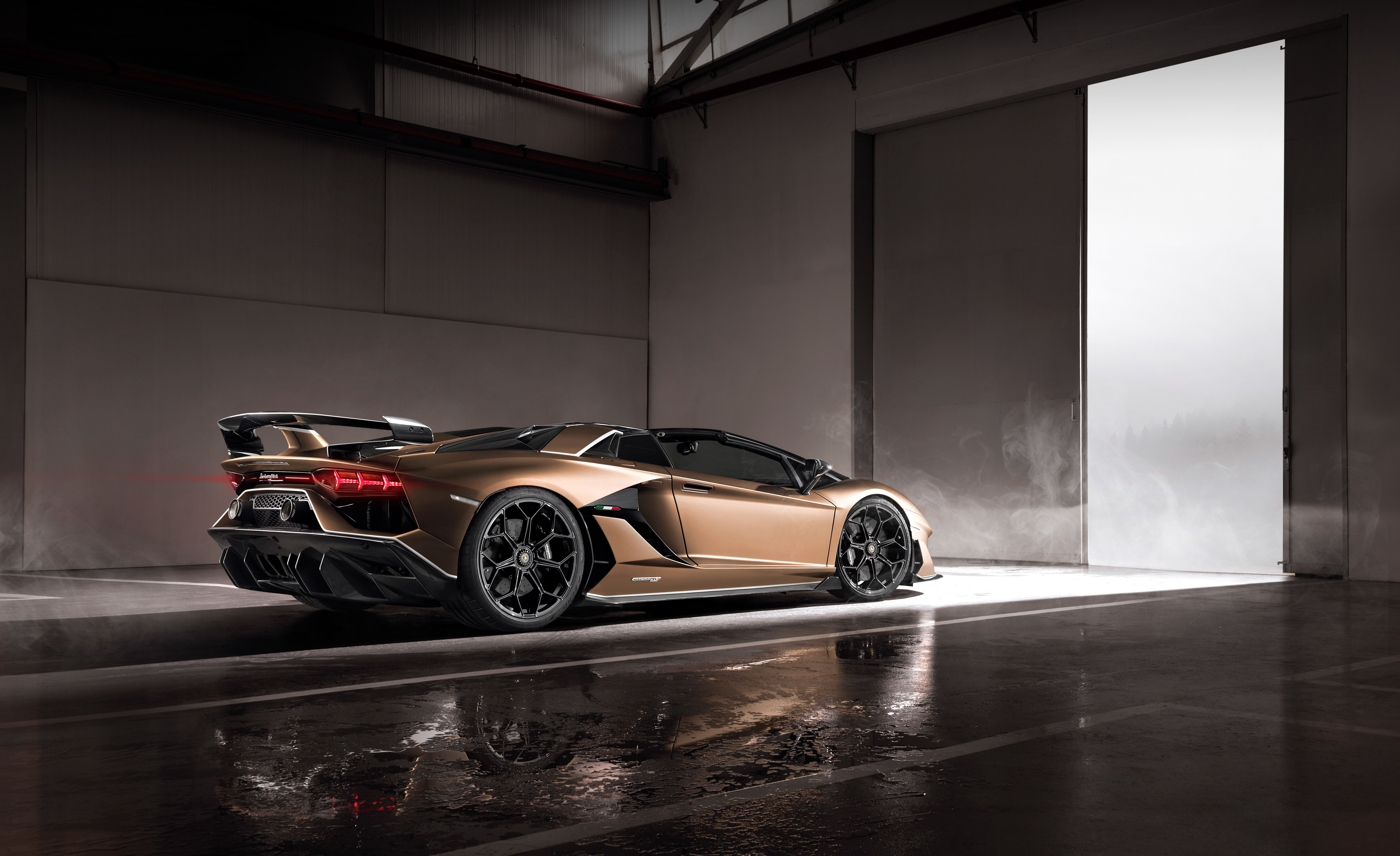 Photos of the Lamborghini Aventador SVJ Roadster