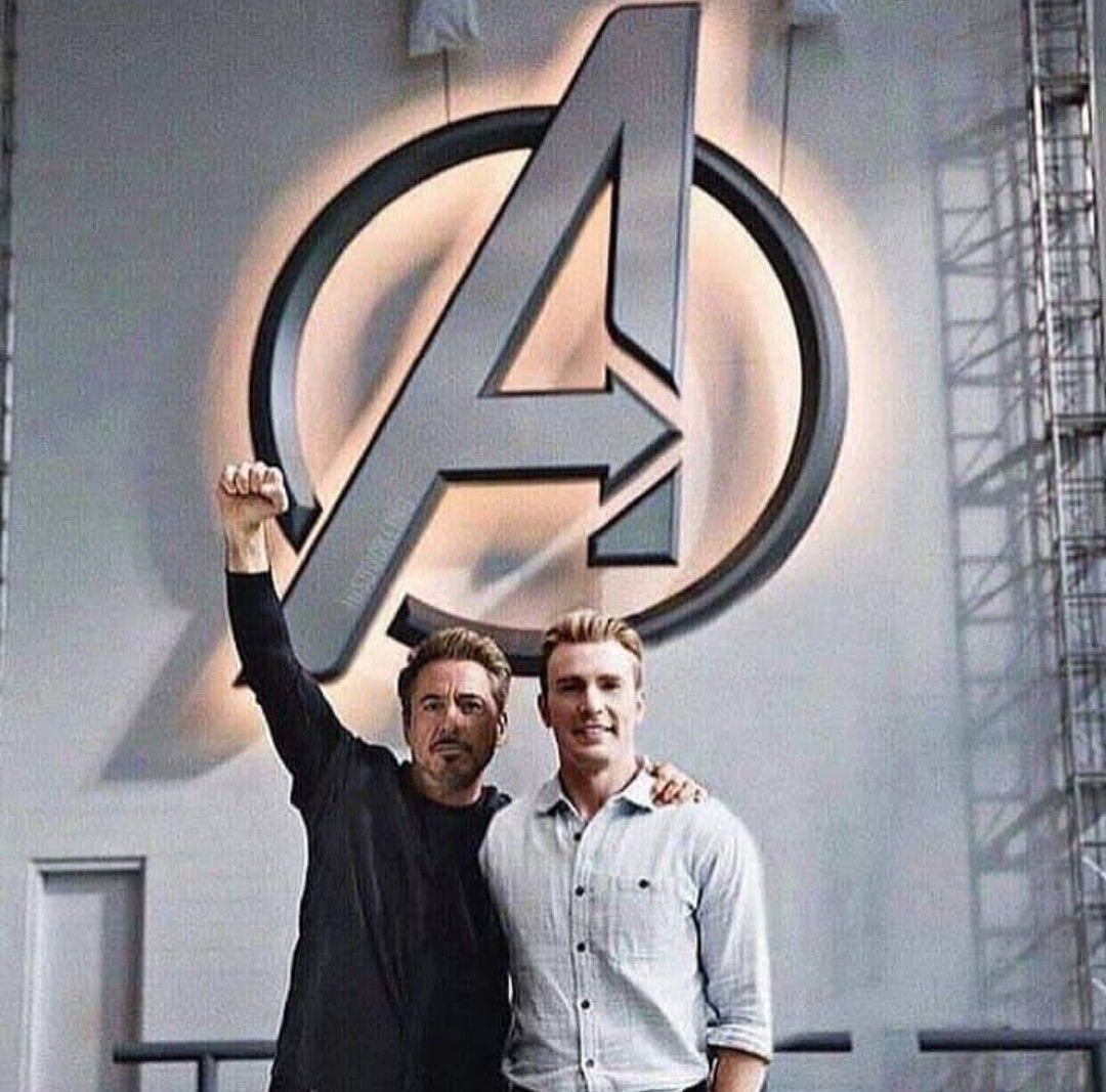 Robert Downey Jr and Chris Evans. Marvel wallpaper, Marvel superheroes, Marvel