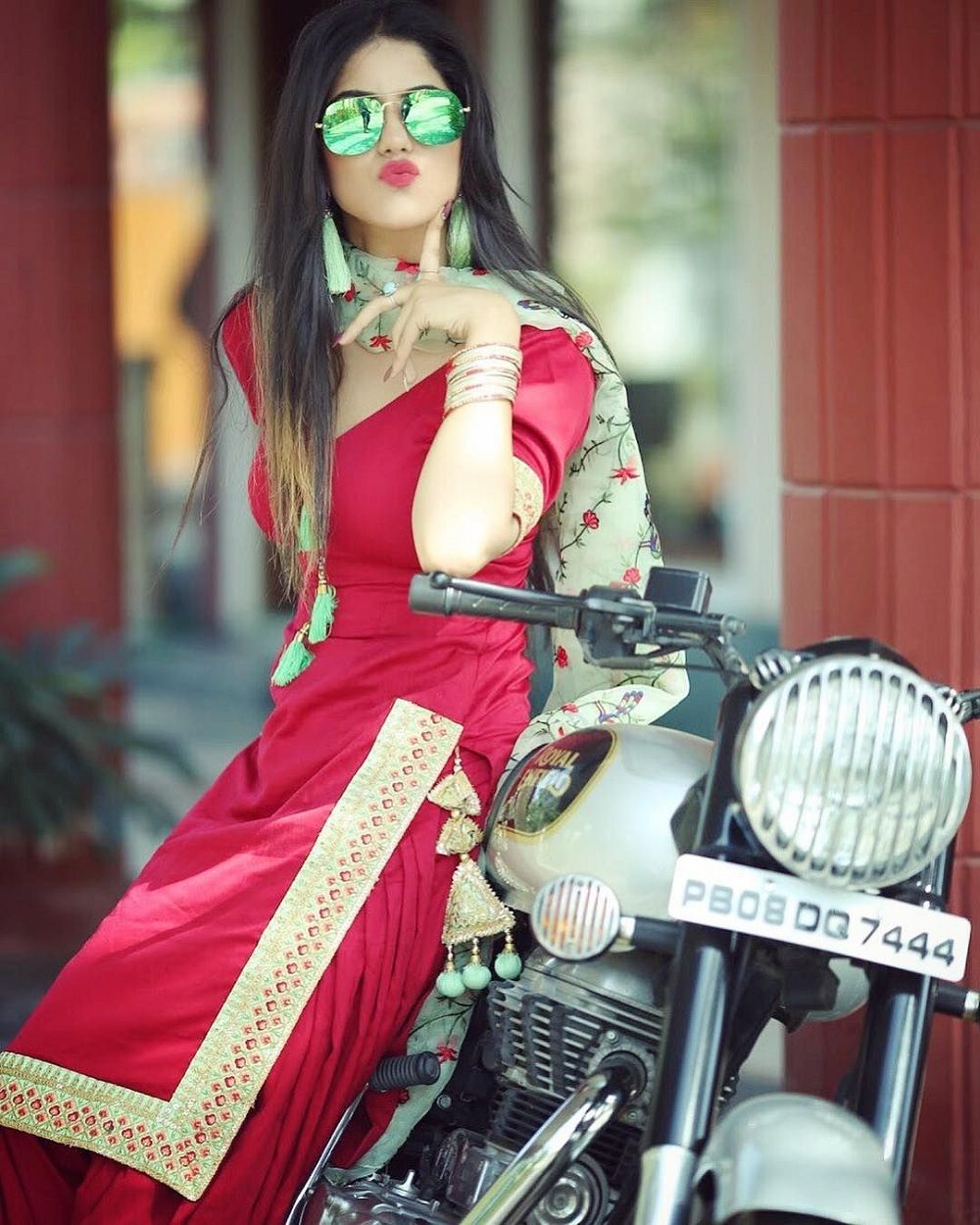 Punjabi Suit Girl Pic Girl Pic Download HD Wallpaper
