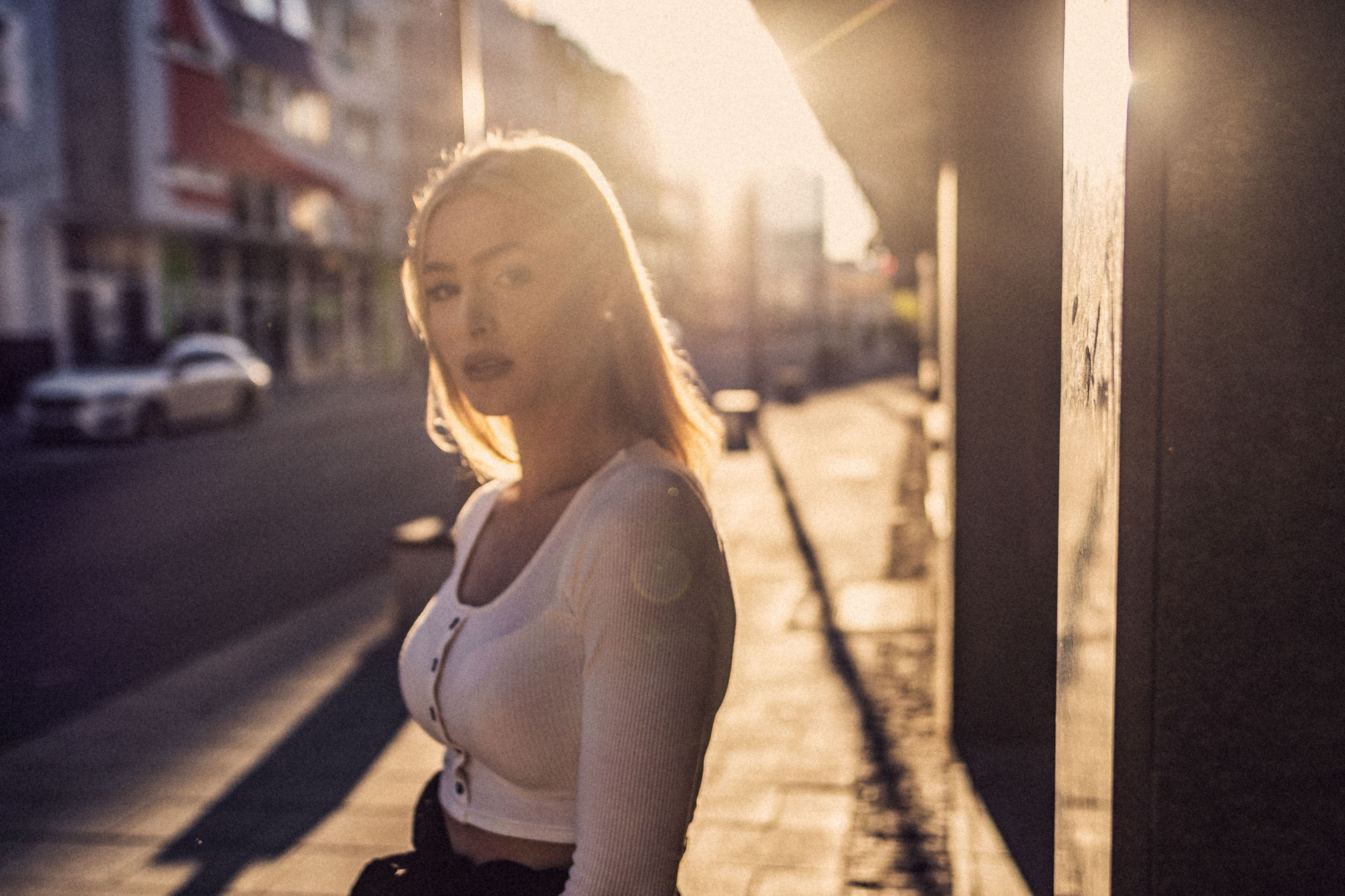 Street Style Girl Sunrays 4k 1366x768 Resolution HD 4k Wallpaper, Image, Background, Photo and Picture