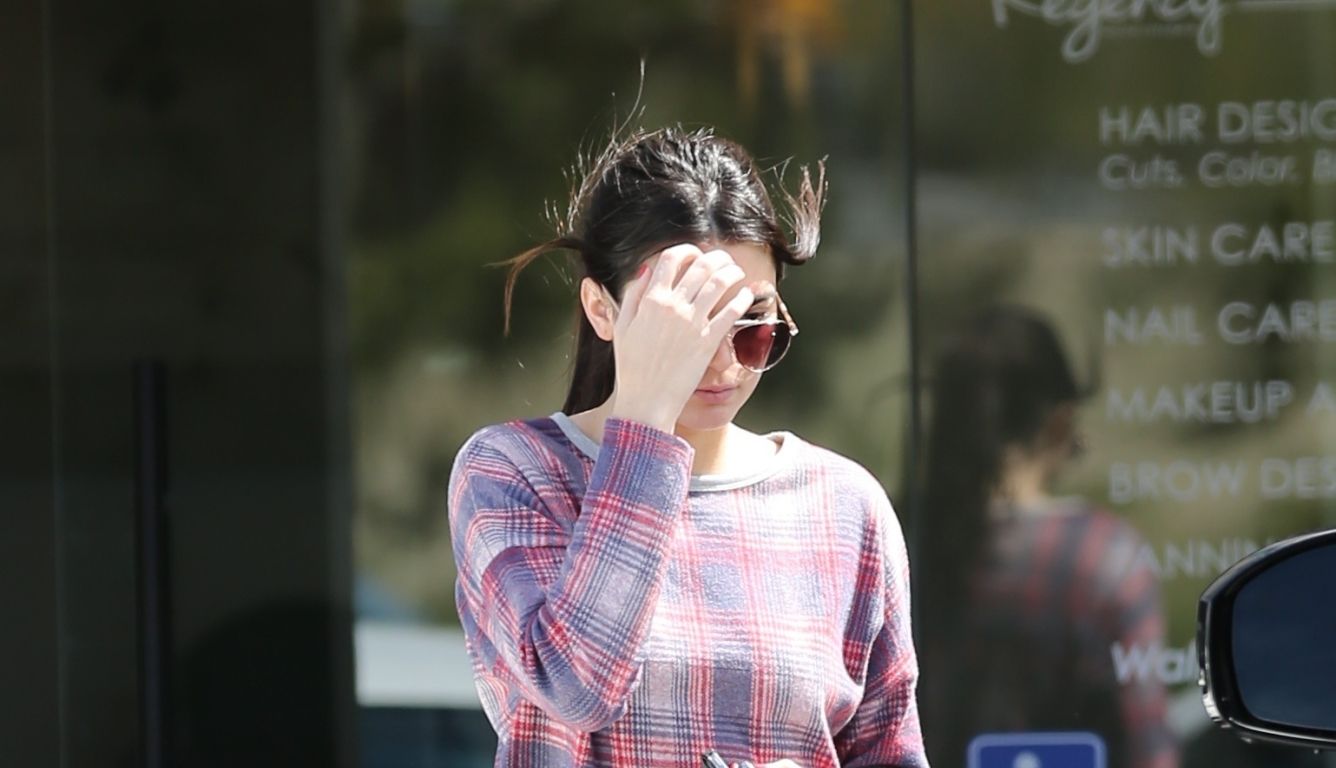 Kendall Jenner Street Style HD Laptop Wallpaper, HD Celebrities 4K Wallpaper, Image, Photo and Background