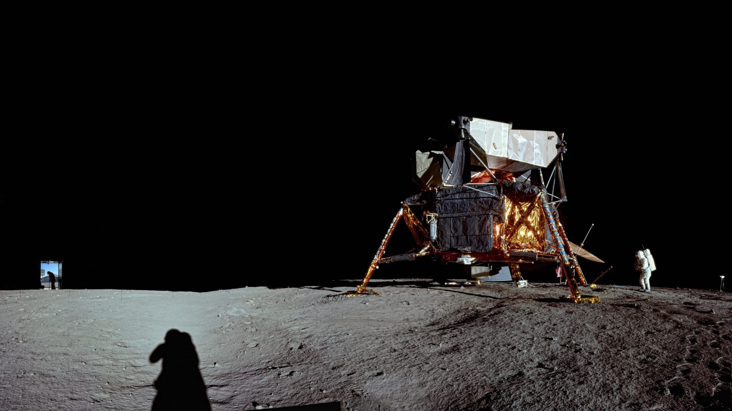 Apollo Moon Landing [2560x1440]