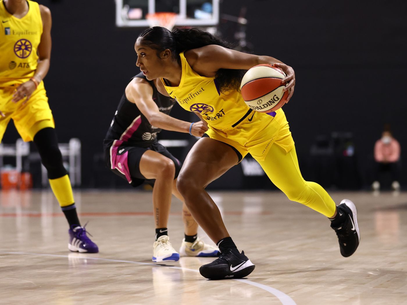 L.A. Vs. Connecticut Final Score: Another Second Half Rally Powers The Sparks To An 80 76 Win Over The Sun Screen And Roll