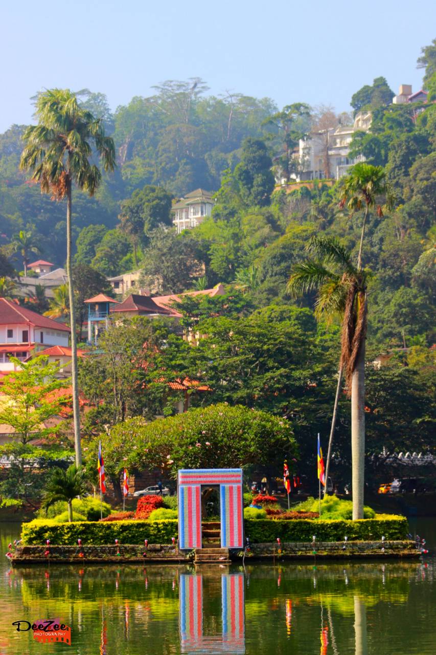 Kandy Lake wallpaper