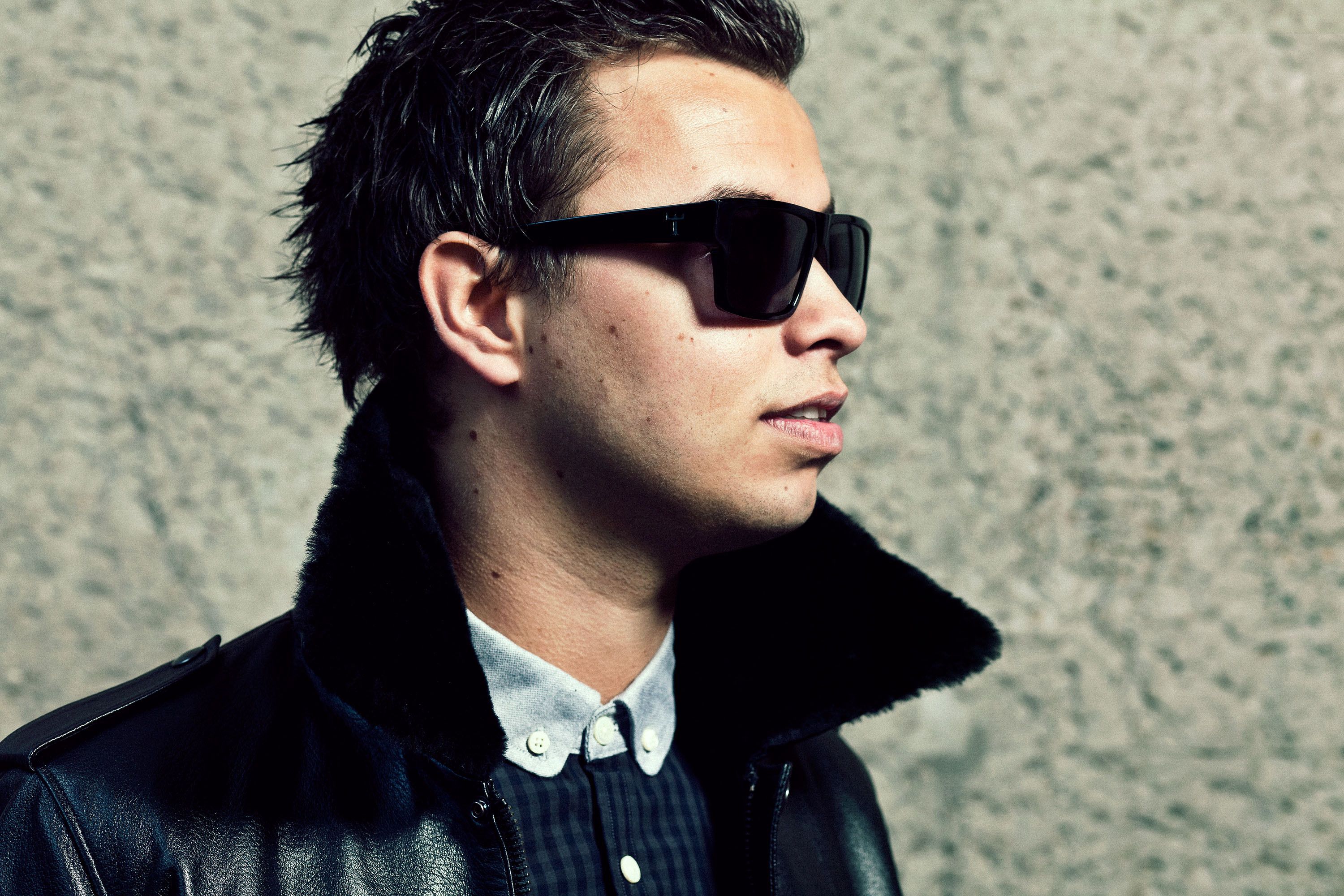 Quintino Wallpaper Image Photo Picture Background