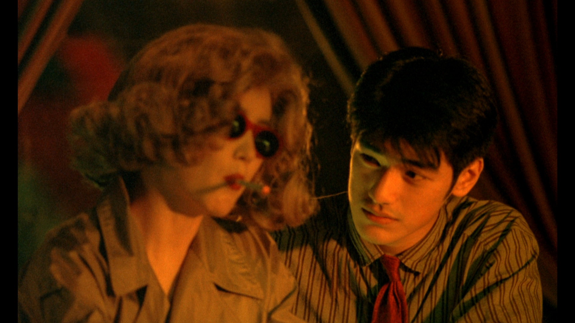 Chungking Express (1994) Director: Wong Kar Wai Cinematography: Christopher Doyle Lau Wai Keung. 영화, 장면, 빈티지