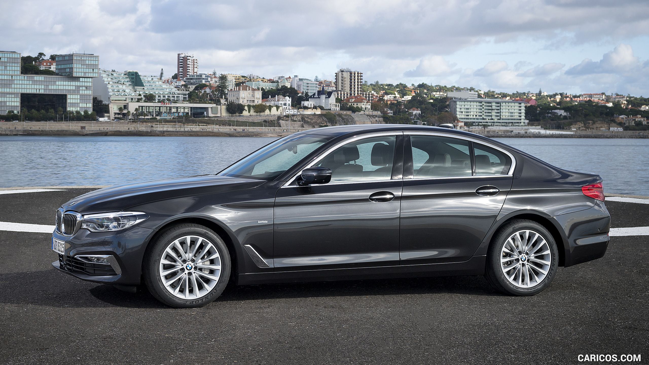 BMW 5 Series 530d XDrive Luxury Line. HD Wallpaper