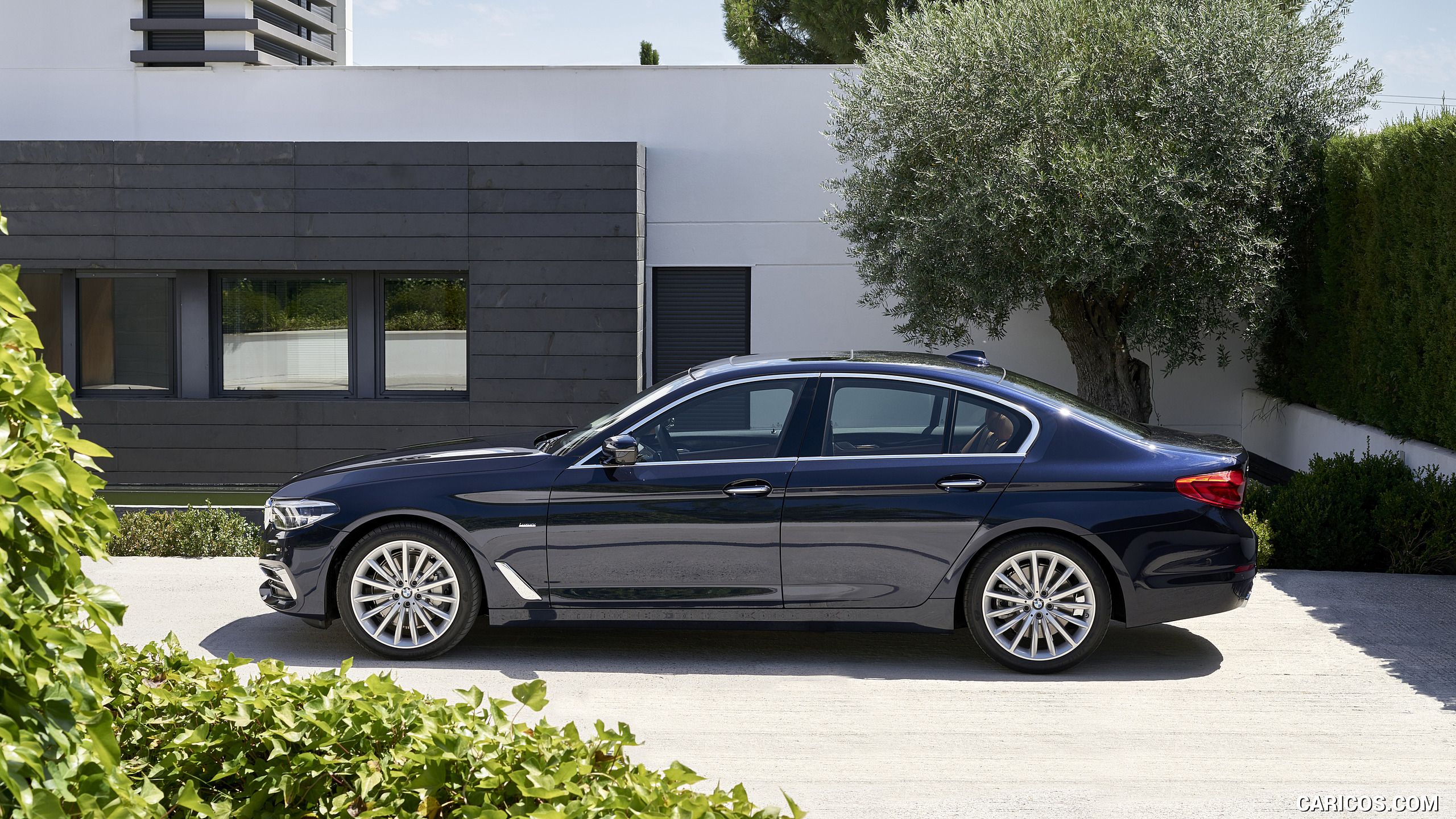 BMW 5 Series 530d XDrive Diesel Luxury Line. HD Wallpaper