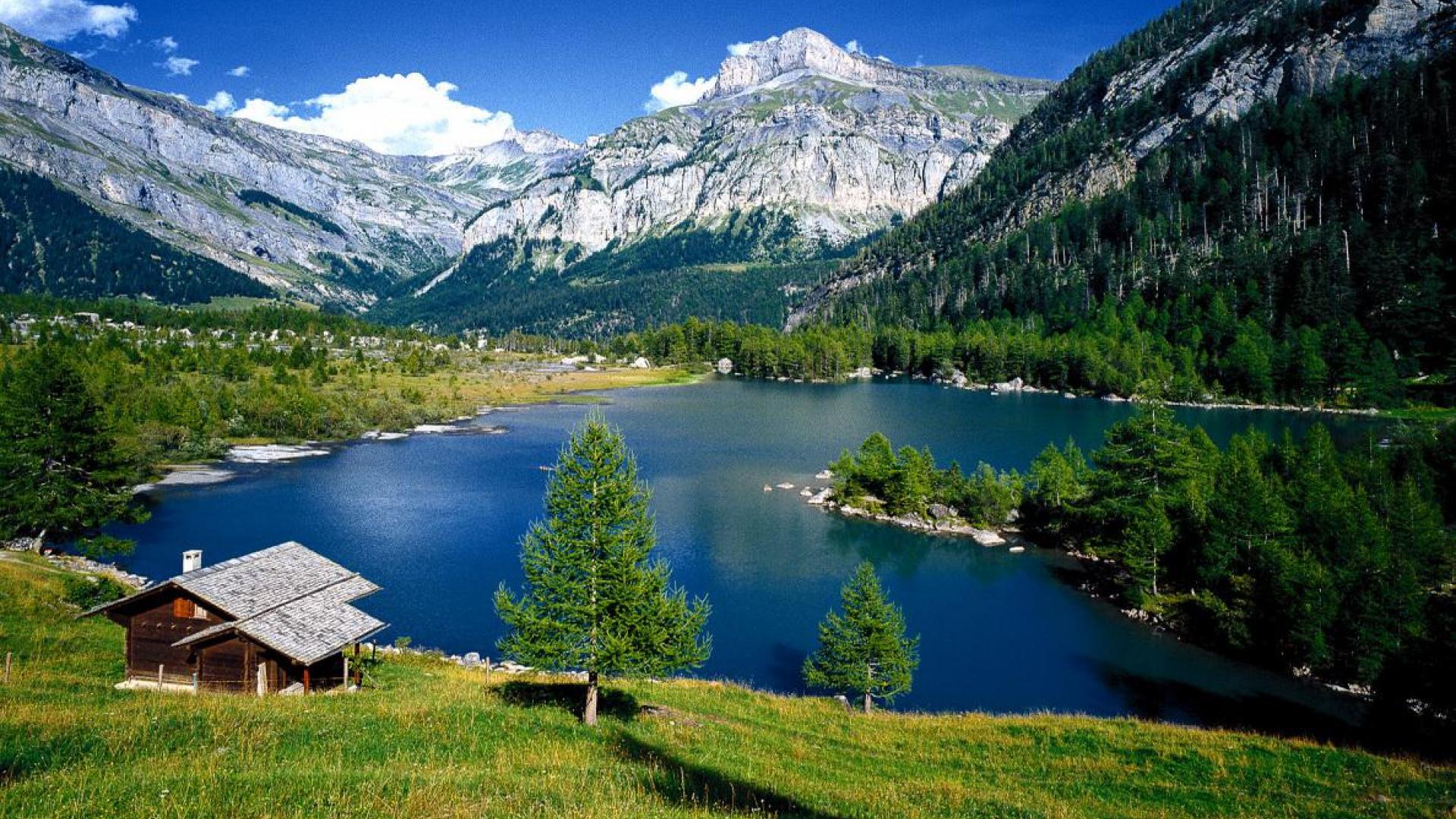 Beautiful Lake in Switzerland [1920x1080]