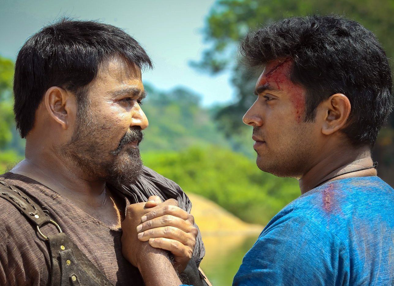 2617 Parvathy And Dulquer Salmaan Taking Selfie Charlie Ma. Movies Malayalam, Movies, Kayamkulam