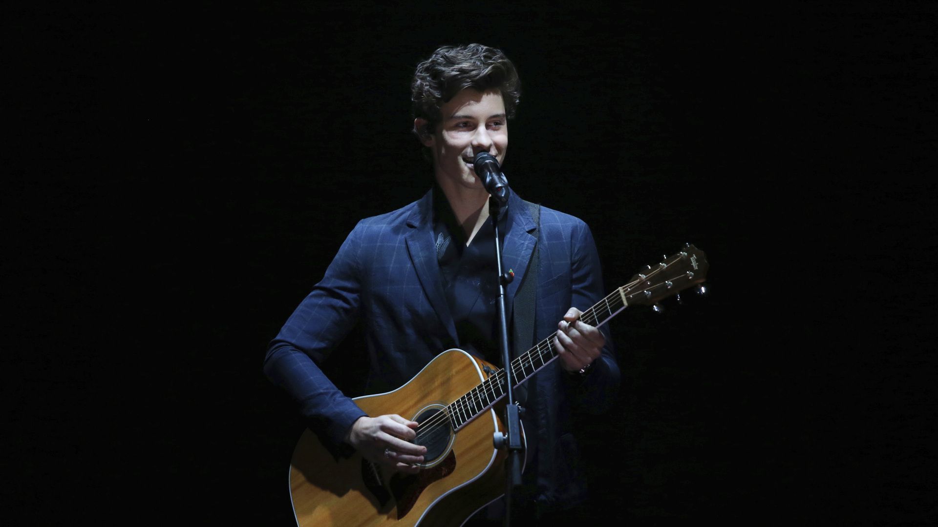 Shawn Mendes Laptop Full HD .com