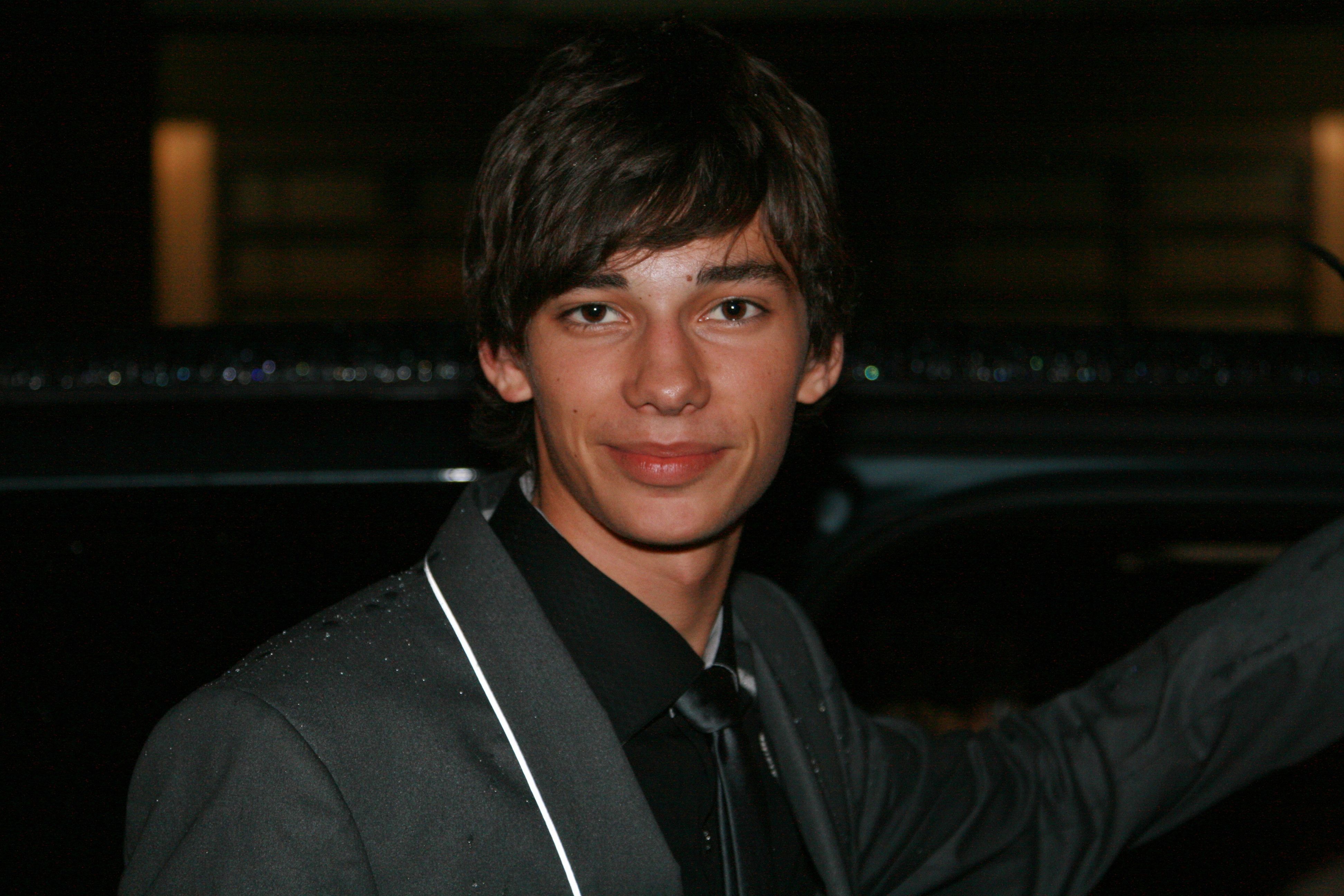 Devon Bostick Wallpapers Wallpaper Cave