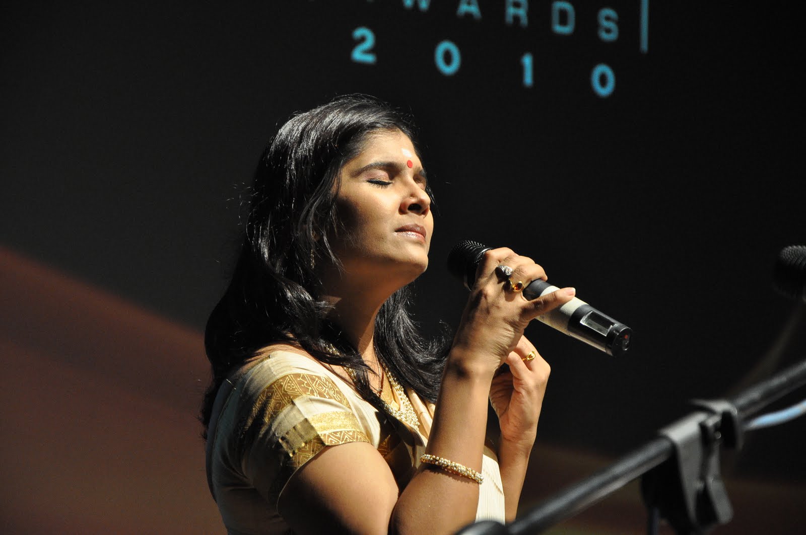 The Composer Avatar of Anuradha Sriram has been resurrected with great spirit