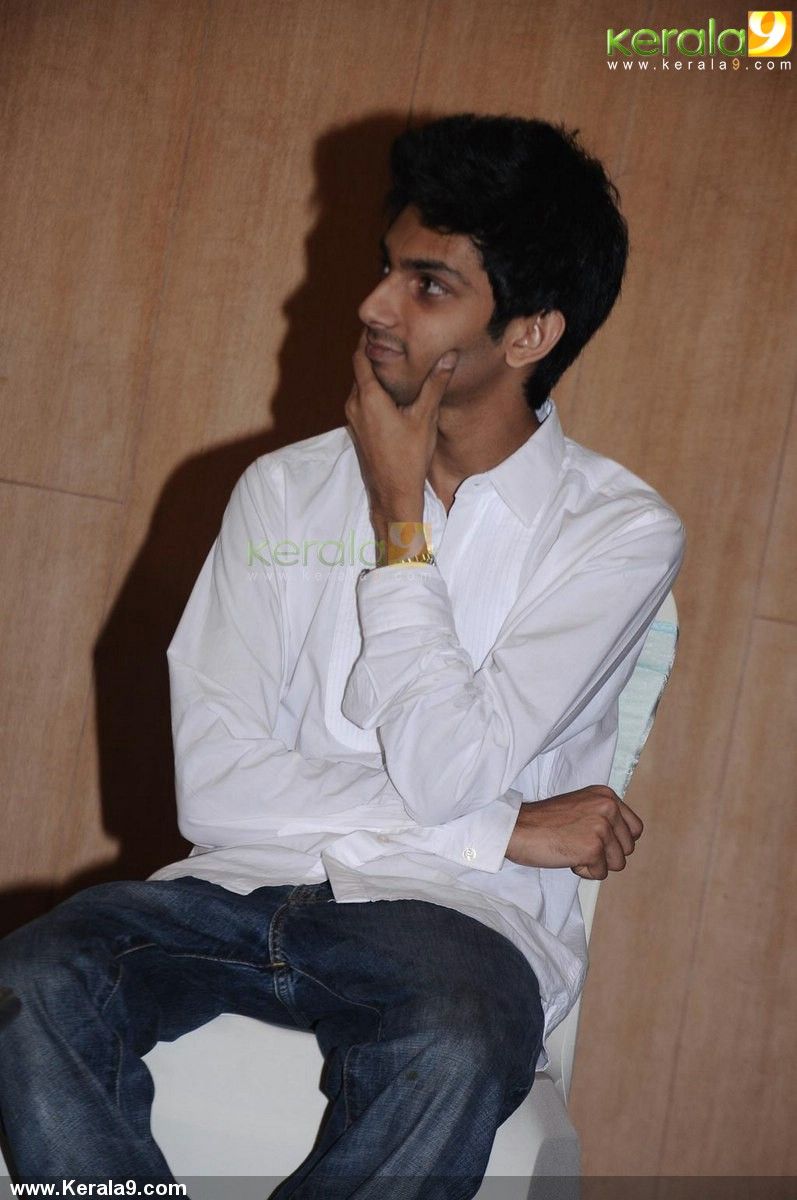 Anirudh ravichander at maan karate movie press meet photo 00295