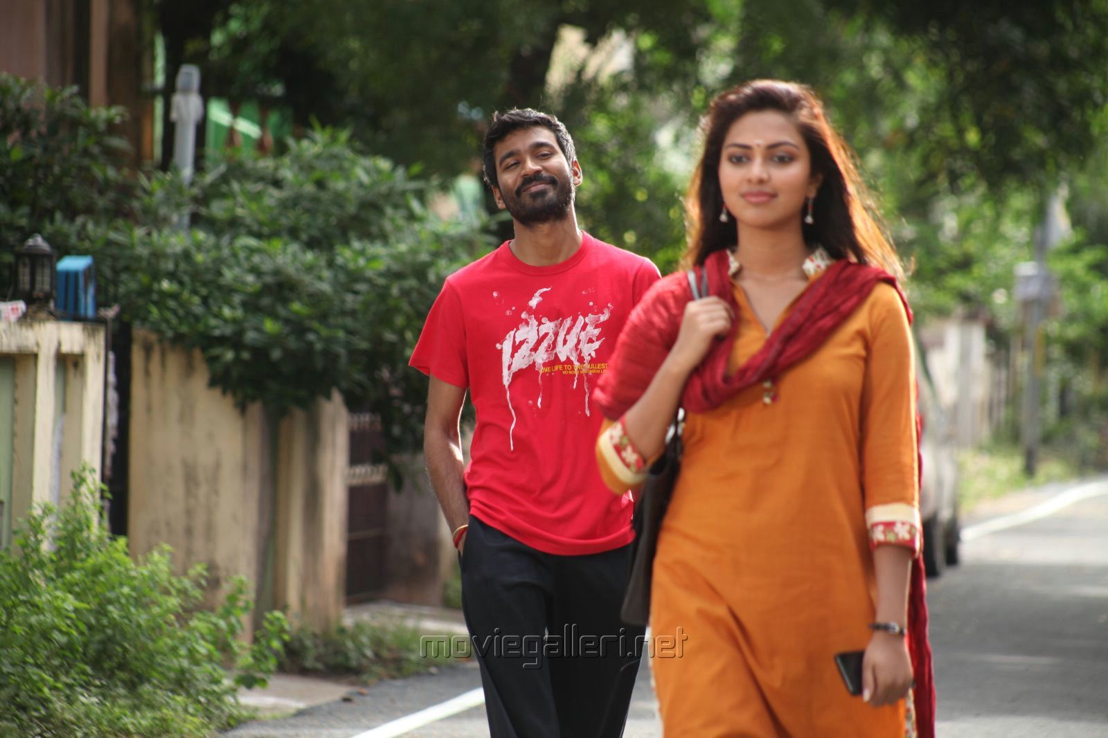Velai Illa Pattathari Movie Photo. Dhanush. Amala Paul. New Movie Posters