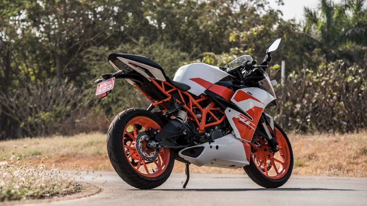 KTM RC 200 Wallpaper