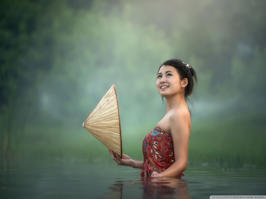 Asian Women Wallpaper