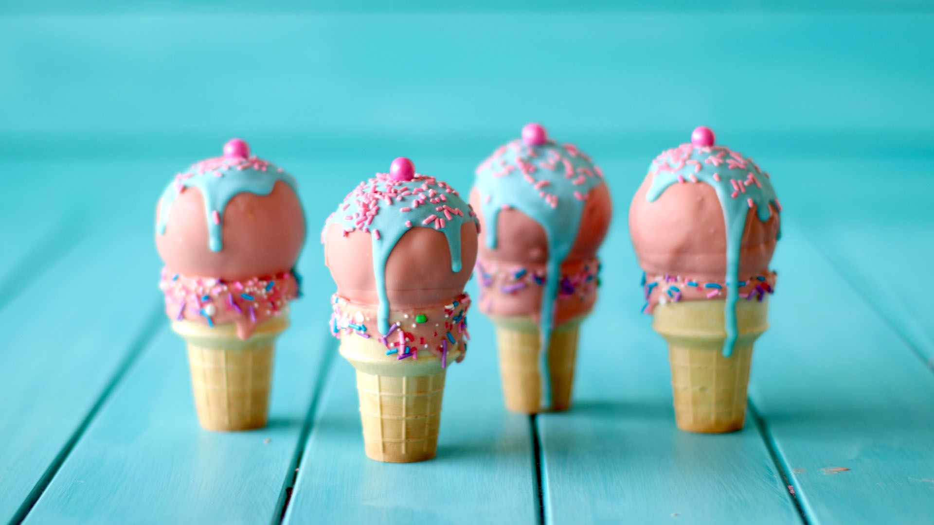 Bubblegum Pinata Cake Pops
