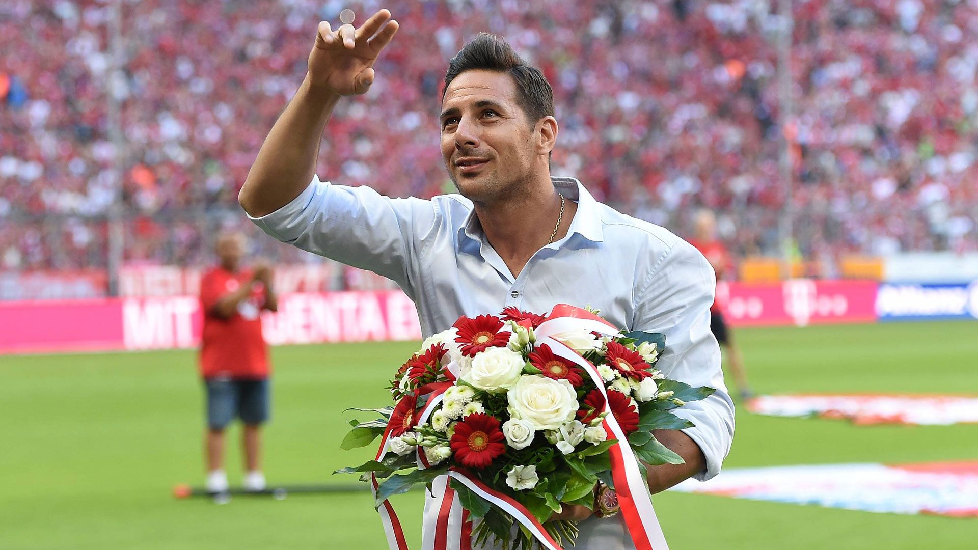 Flowers for Claudio Pizarro Bayern Munich