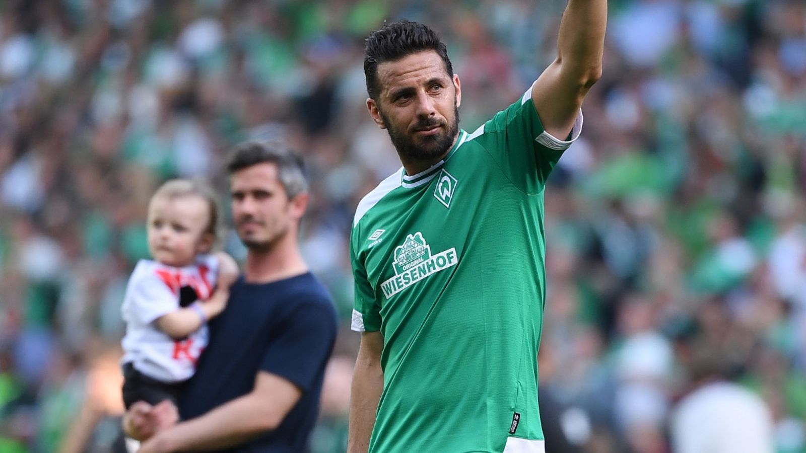 hot: Claudio Pizarro เซ็นสัญญาขยาย Werder Bremen เมื่ออายุ 40