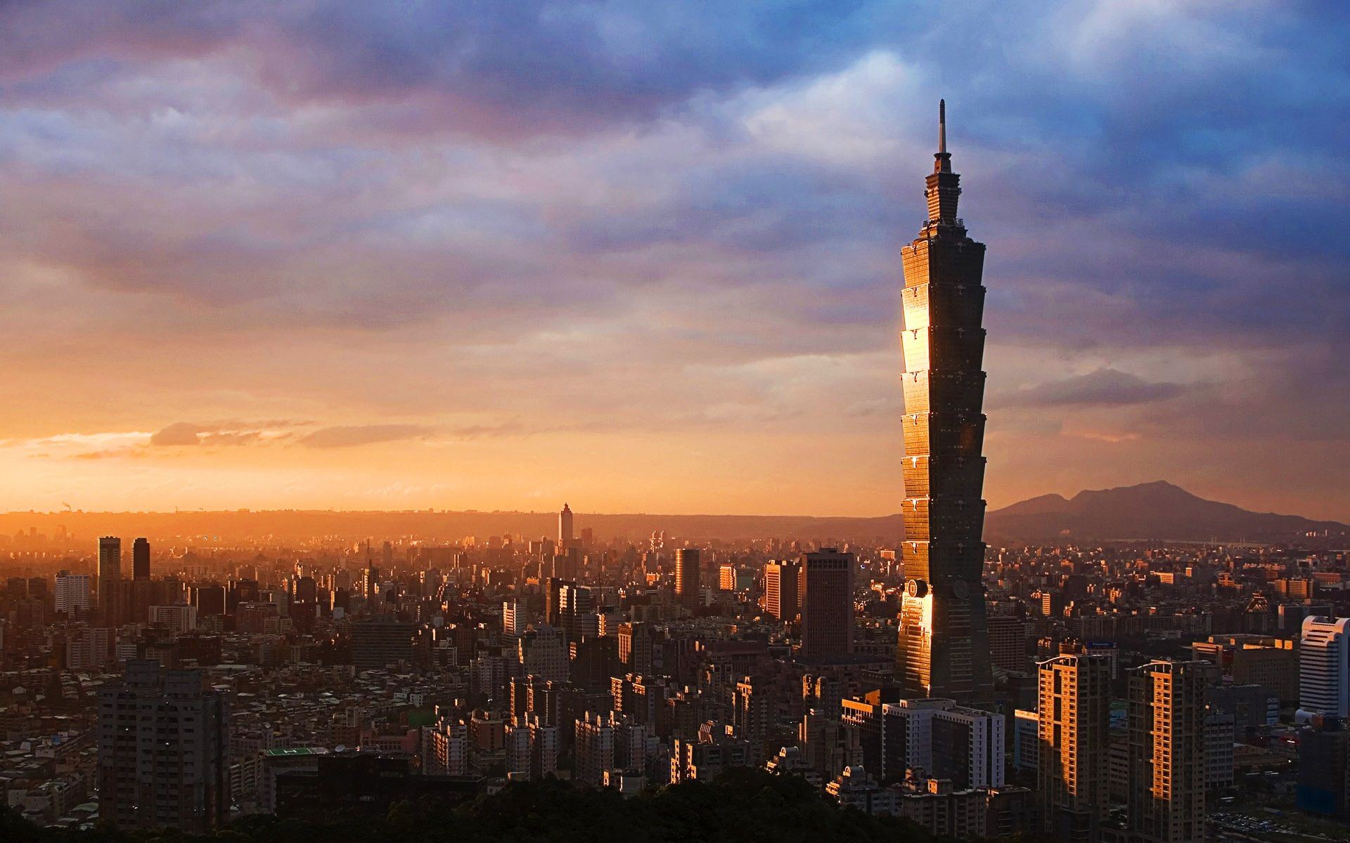 Taipei 101 Skyline Wallpaper