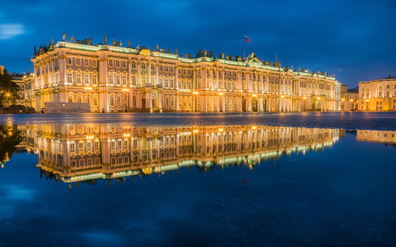 Photos St. Petersburg Russia museums Hermitage Museum Puddle