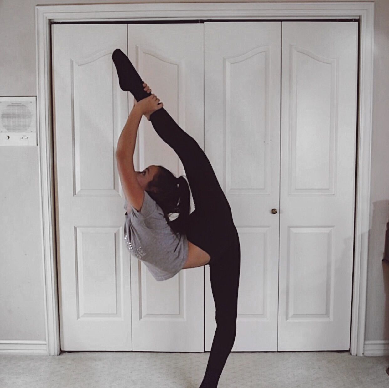 Check out my Instagram for more photo similar: aliviadandrea #splits #oversplits #flexible #flex. Dance photography, Flexibility dance, Gymnastics flexibility