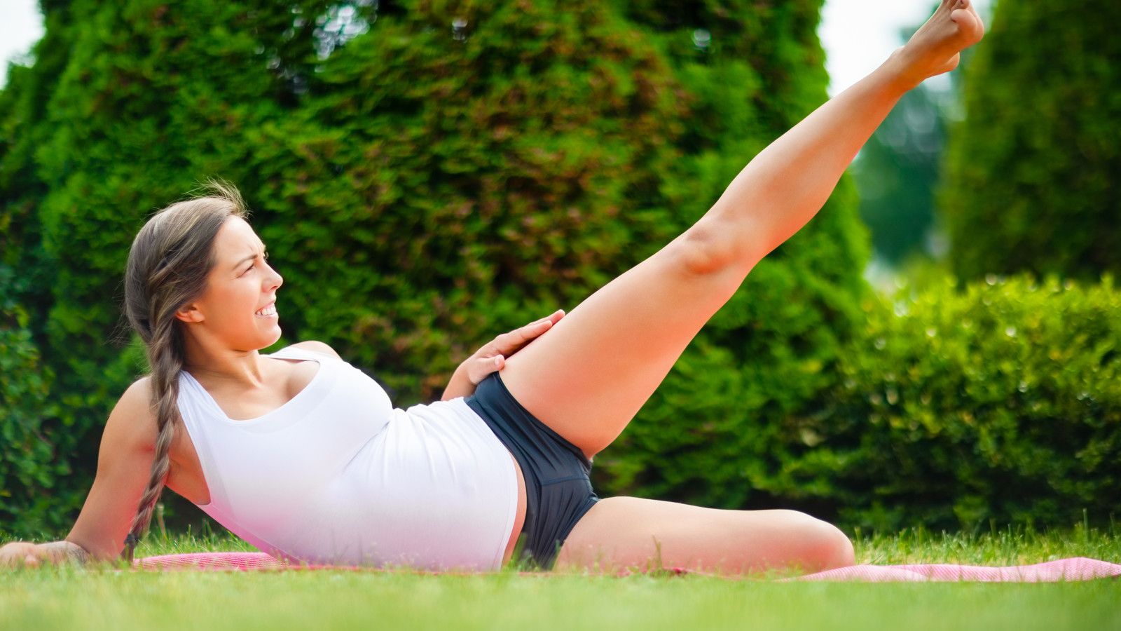 Pregnant? Here's What to Know About Stretching When You're Expecting!
