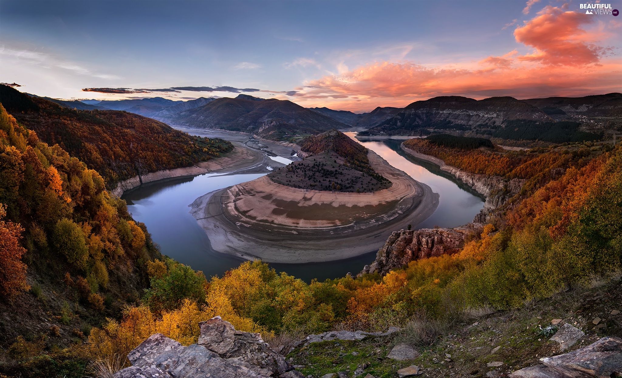 curve, Arda River, Rhodope Mountains, autumn, Meander, Bulgaria views wallpaper: 2048x1246
