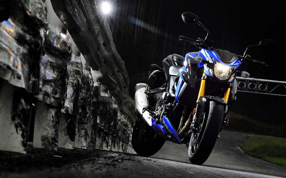 Suzuki GSX S750