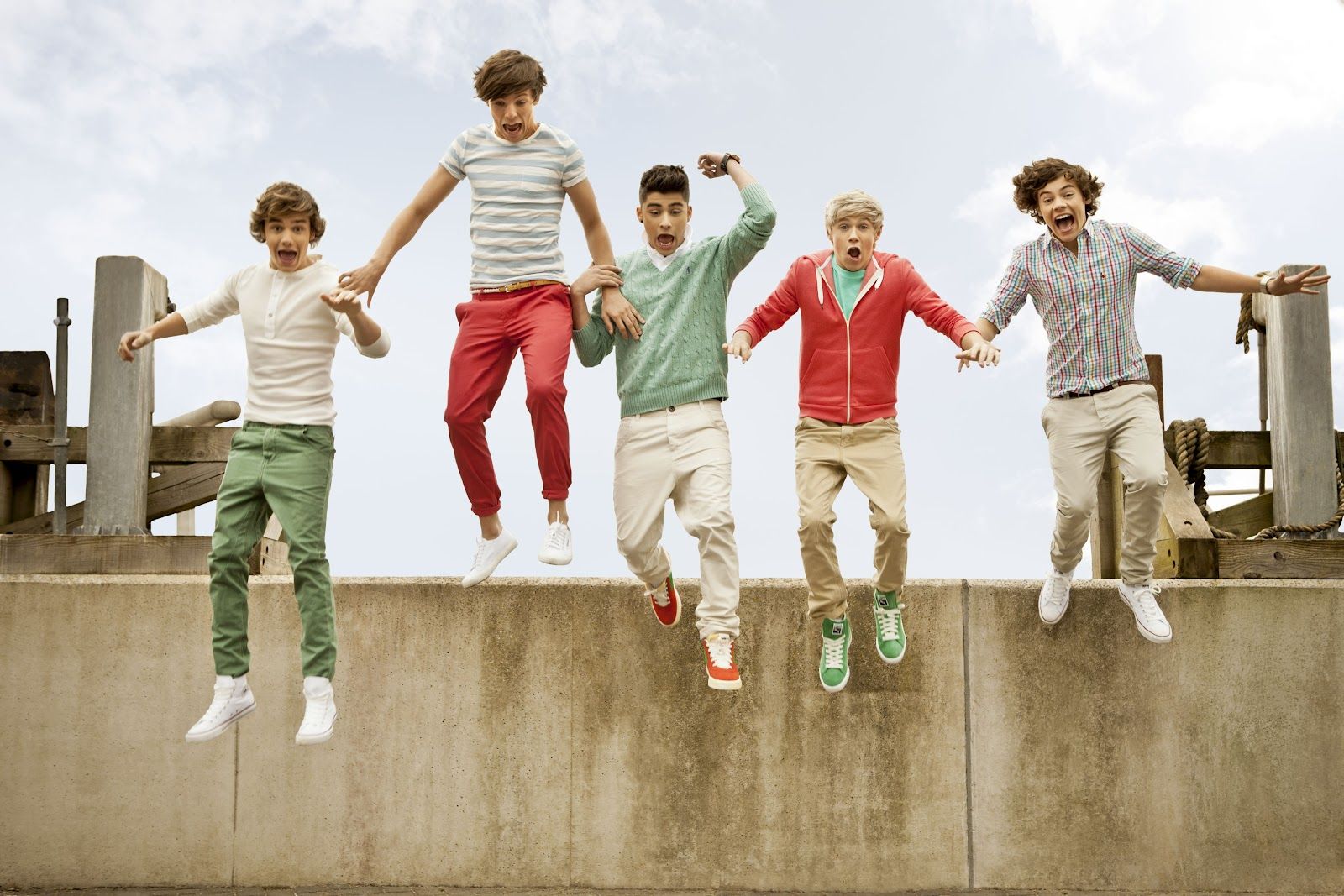 Film Udyog Se: OneDirection's smash hit song 'What Makes You Beautiful' will feature on 'Glee'