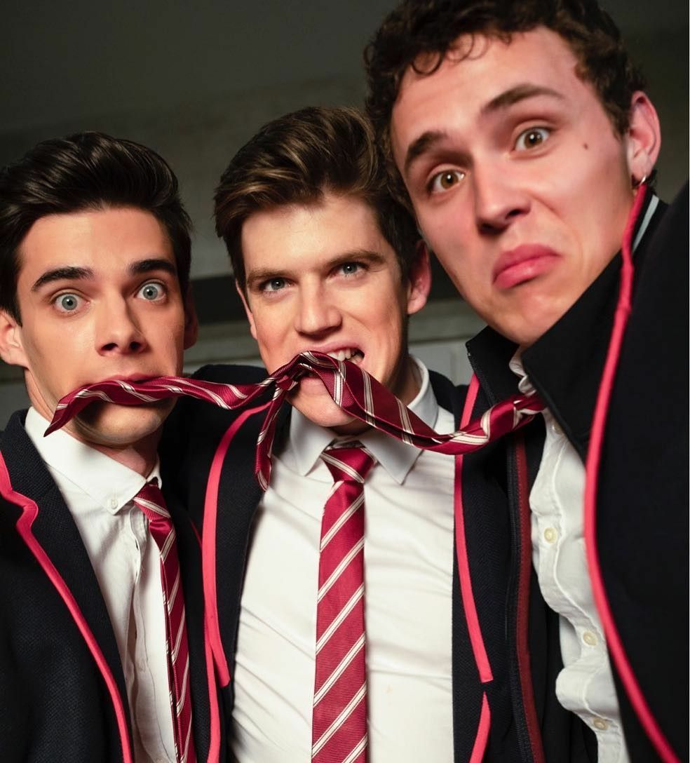 Álvaro Rico, Miguel Bernardeau e Arón Piper. Series buenas de netflix, Chicos famosos, Celebridades adolescentes
