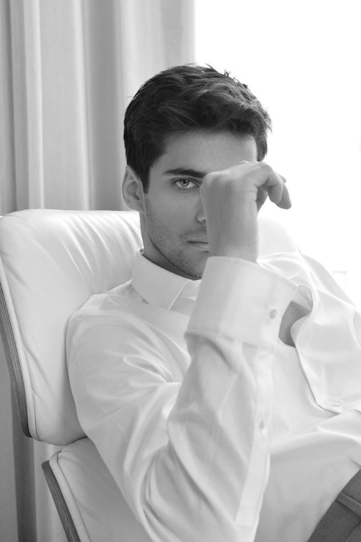 Ester Expósito And Alvaro Rico & Ester Expósito. Handsome celebrities, Handsome actors, Pretty boys