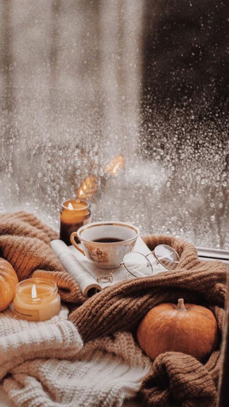 Get 30 FREE Fall wallpaper to make you feel warm and cozy