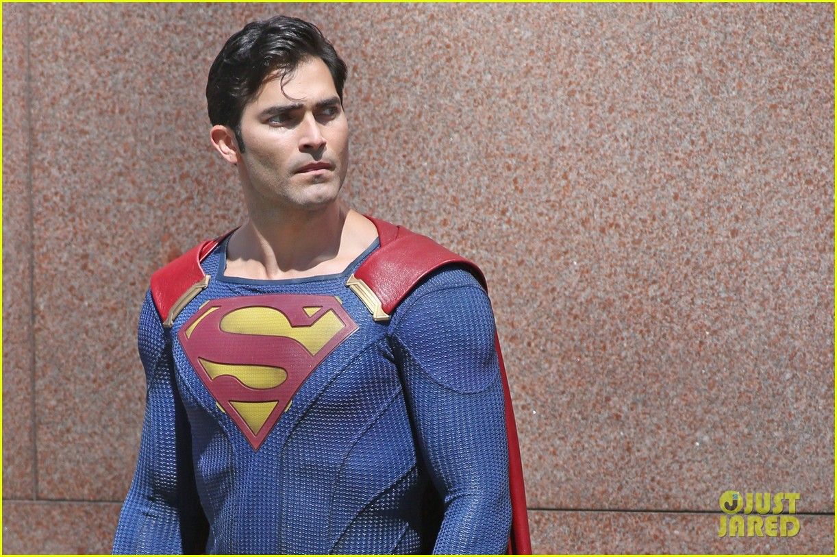 Tyler Hoechlin Saves The Day as Superman While Filming For 'Supergirl': Photo 1003552. Tyler Hoechlin Picture. Just Jared Jr
