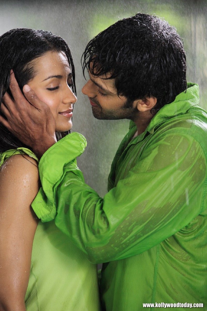 Trisha and #Arya in #Sarvam. Couple photography poses, Kerala wedding photography, Wedding couple poses