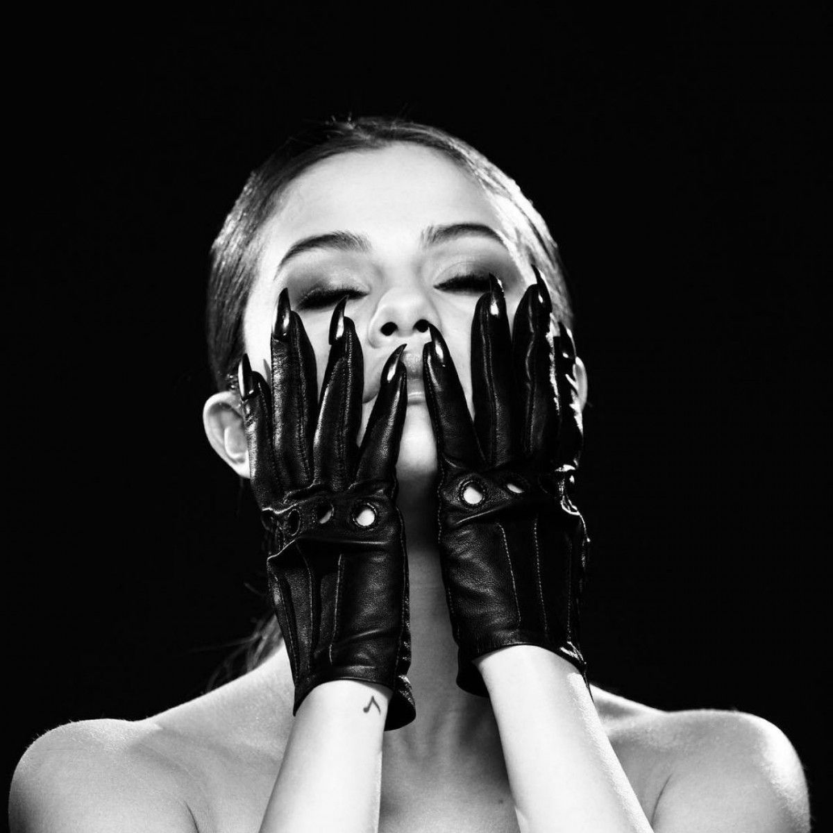 Selena Gomez wallpaper