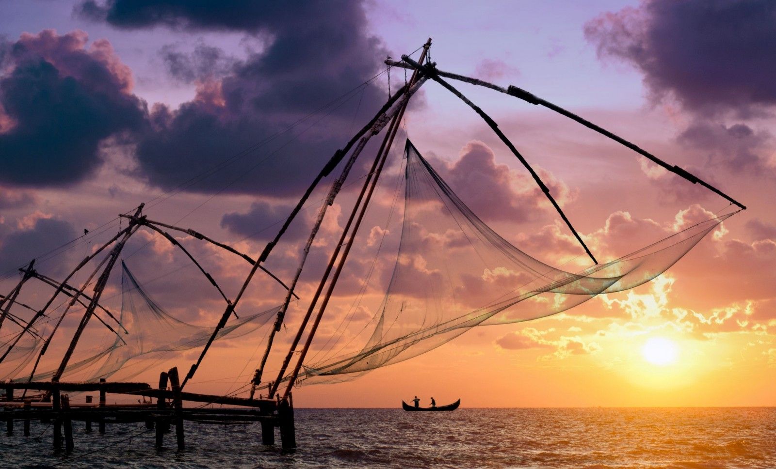 Chinese fishing net at sunrise in Cochin (Fort Kochi), Kerala, I Stock  Photo | Adobe Stock